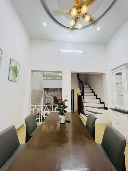 Bán nhà phố Bạch Mai ,46 m2 x 5 ,ô tô đỗ cửa, 4 tỷ050,