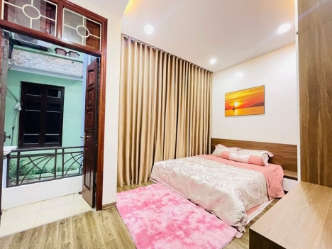 TRUNG TÂM CẦU GIẤY - MẶT TIỀN ĐẸP - HAI THOÁNG. NHÀ TRẦN THÁI TÔNG 38M2, 4T, MT5M, GIÁ 5.35 TỶ.