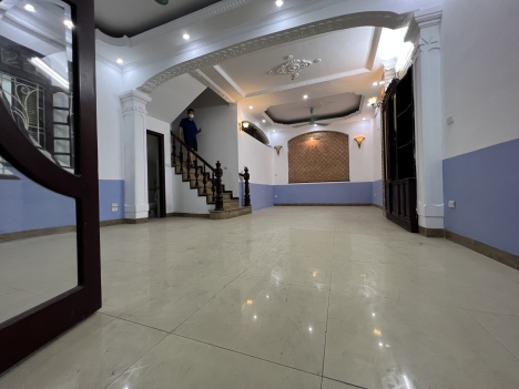 Bán biệt thự Linh Đàm,ô tô,kinh doanh,90m2 MT9m giá quá rẻ 16 tỷ.