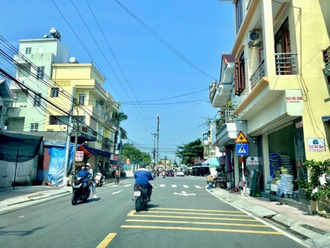 bán đất Vị trí đắc địa: nằm trên mặt đường nhựa rộng 8m được bao bọc bởi 2 trục đường lớn tỉnh lộ