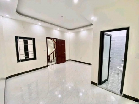 BÁN NHÀ PHỐ HOÀNG VĂN THÁI: 45M2, 5 TẦNG, 3 NGỦ, LÔ GÓC, 3 GÁC. 4 TỶ