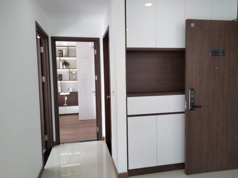 LÔ GÓC, Thang máy, Hoàng Cầu 102m x 9 tầng, MT 7.5 m, giá 19 tỷ