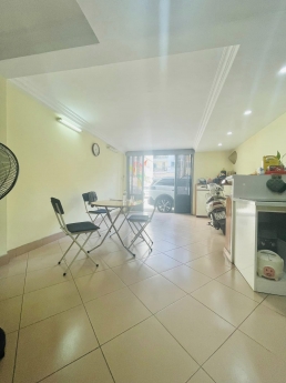 Đất phố cổ. oto đỗ cửa 42m2 Lò Đúc chỉ 3.2 tỷ