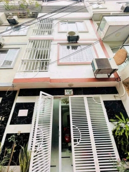 TIN HOT Bán nhà ngay Chân cầu Vĩnh Tuy, Phố Trạm, 45m2, 6T thang máy, gara ô tô.
Giá giao động 6Tỷ