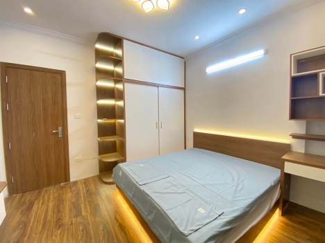 Bán nhà phố Lạc Trung ,40m2 x 5 tầng, Ngõ xe SH đua nhau ,4 tỷ200