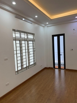 Bán nhà MT 5.4m,2 mặt thoáng,đường ba gác,sát UBND phường,phường Quang Trung,Đống Đa,giá 4.5 tỷ