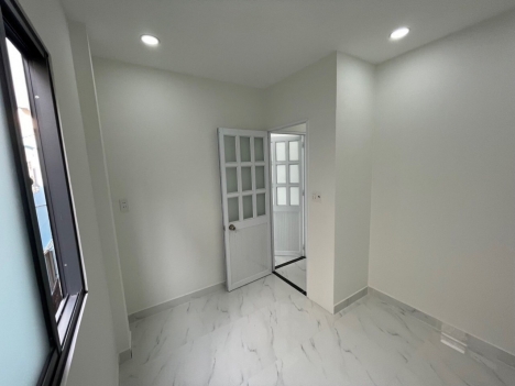 Nhà mới 2 tầng Huỳnh Văn Bánh, Phú Nhuận, 75m2 (4.5x17), chỉ 9 Tỷ.