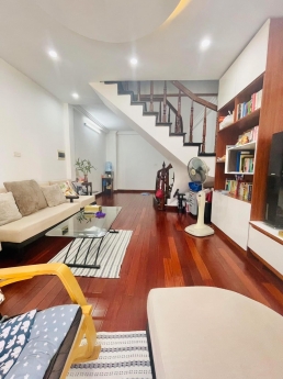 Nhà phố Trương Định, Nhà Đẹp ở Luôn, Ô Tô Vào nhà, Trước nhà Sân rộng, 35m, 5T, giá 7.8 Ty