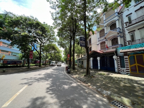 Bán biệt thự Linh Đàm,ô tô,kinh doanh,90m2 MT9m giá quá rẻ 16 tỷ.