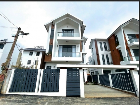 Cần bán cặp biệt thự xinh xắn trên đường Nguyễn Hữu Cầu, Phường 12, TP. Đà Lạt, giá 25 tỷ