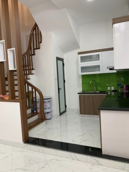 Bán nhà MT 5.4m,2 mặt thoáng,đường ba gác,sát UBND phường,phường Quang Trung,Đống Đa,giá 4.5 tỷ