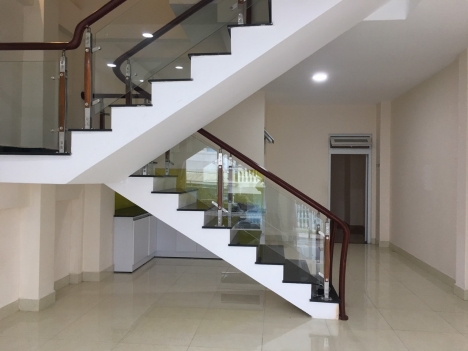 Cần bán gấp Nhà đẹp thích hợp kinh doanh Homestay đường Mai Hắc Đế, Đà Lạt giá 9.5 tỷ