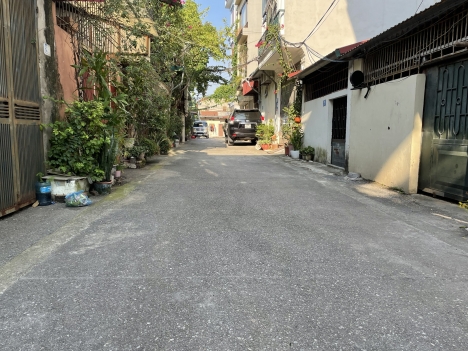Bán nhà Đức Giang, phân lô, ngõ rộng 2 ô tô tránh, 75m, 4 tỷ dư