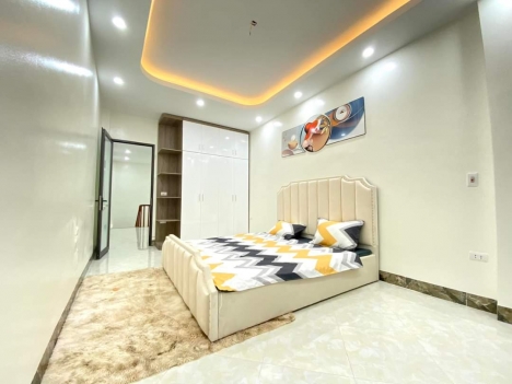 Bán nhà ngã 5 Hà Trì, Mặt Ngõ, Trung Tâm, 32m2, 5 tầng, MT 3,5m