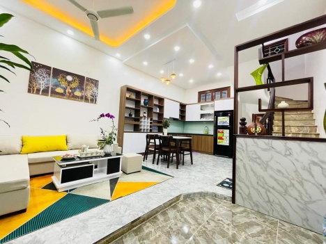 TRUNG TÂM CẦU GIẤY - MẶT TIỀN ĐẸP - HAI THOÁNG. NHÀ TRẦN THÁI TÔNG 38M2, 4T, MT5M, GIÁ 5.35 TỶ.