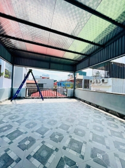 Hời quá. Trung Kính, 10m ra phố, ngõ thông, ba gác tránh, sổ vuông, 30m, chỉ 2.69 tỷ