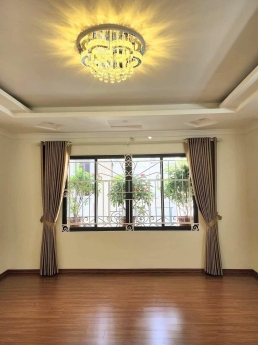 CHÍNH CHỦ BÁN NHÀ GIÁP NHẤT, TIỆN ÍCH XUNG QUANH SẴN CÓ GIÁ CHỈ NHỈNH 11x TỶ