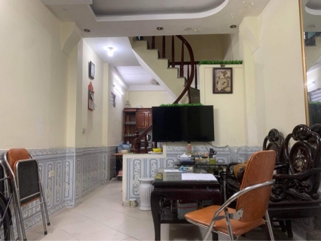 Bán nhà ngõ 158 Trương Định, Hai Bà Trưng, 4 tầng, 32 m, lô góc chỉ 3 tỷ 2