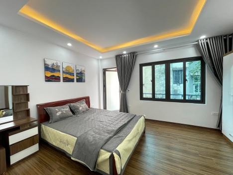 Hời quá. Trung Kính, 10m ra phố, ngõ thông, ba gác tránh, sổ vuông, 30m, chỉ 2.69 tỷ