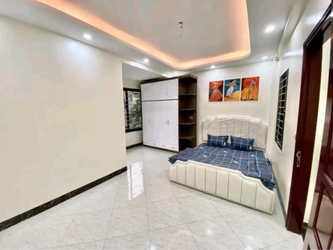 BÁN NHÀ PHỐ HOÀNG VĂN THÁI: 45M2, 5 TẦNG, 3 NGỦ, LÔ GÓC, 3 GÁC. 4 TỶ