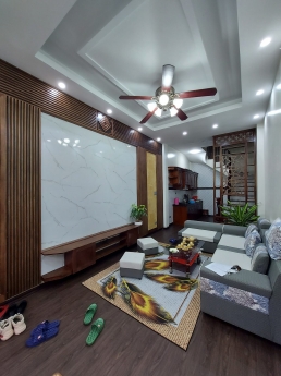 BÁN NHÀ NGÕ HÒA BÌNH: 43M2, 5 TẦNG, 3 NGỦ, MT 4M, NGÕ NÔNG, 3 GÁC. 3.55 TỶ