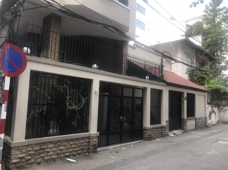 Bán nhà phố Ngọc Lâm Ôtô, Kinh Doanh 70m2 MT5.4M 8.2tỷ