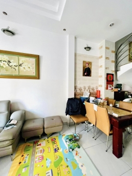 Nhà hiếm bán khu vực Lê Quang Định Gò Vấp 4.2x26m, 4Tầng 6.x Tỷ