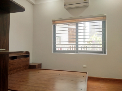 BÁN GẤP NHÀ VIỆT HƯNG 4,6 tỷ . LÔ GÓC 3 THOÁNG  -  NHÀ MỚI ĐẸP, TẶNG NỘI THẤT
