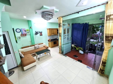 BÁN NHÀ THẠCH BÀN, DÂN XÂY, Ô TÔ DỪNG ĐỖ TRƯỚC NHÀ, DÂN TRÍ CAO, 39M2x4M