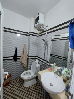 BÁN NHÀ NGÕ HÒA BÌNH: 43M2, 5 TẦNG, 3 NGỦ, MT 4M, NGÕ NÔNG, 3 GÁC. 3.55 TỶ