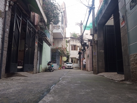 LÔ GÓC HXH SÁT MT HỒ VĂN HUÊ, 3 TẦNG BTCT, 35M2, 7.4 TỶ TL