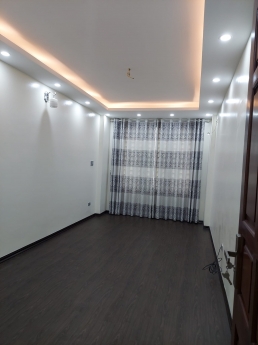 BÁN NHÀ NGÕ HÒA BÌNH: 43M2, 5 TẦNG, 3 NGỦ, MT 4M, NGÕ NÔNG, 3 GÁC. 3.55 TỶ