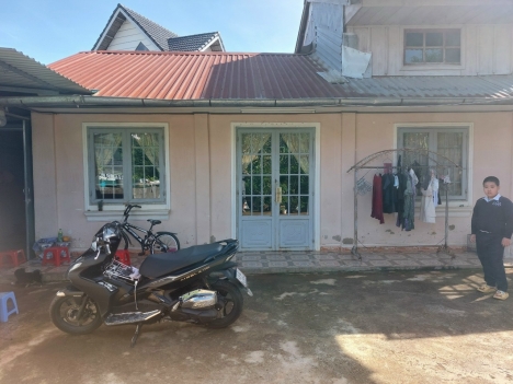 Cần bán lô đất tặng nhà cấp 4 mặt tiên đường Tô Hiến Thành Phường 3, TP. Đà Lạt, giá 20 tỷ