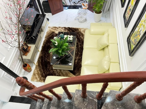 Bán nhà Thái Thịnh,  Ngõ xe SH quay đầu, 34m2, MT3,8M, giá mừng ngày 20/10 chỉ 4 tỷ.