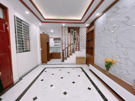 Cần bán gấp nhà ngõ Quỳnh, Hai Bà Trưng, 40m 5T, MT 7,5m. giá 4,5 tỉ