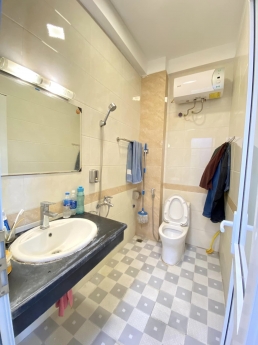 BÁN NHÀ PHỐ LĨNH NAM: 33M2, 5 TẦNG, 3 NGỦ, MT 4M, Ô TÔ ĐỖ CỬA. 3.6 TỶ