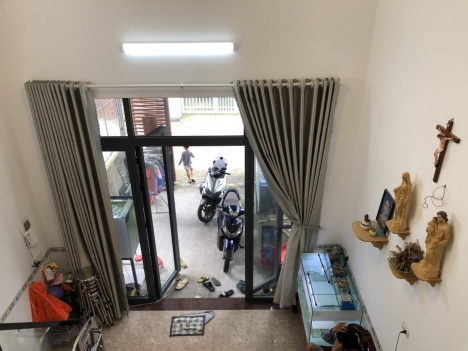 Bán nhà cấp 4 có gác lửng   kp1 gần chợ nhỏ Tân Hiệp cách Nguyễn Ái quốc 500m