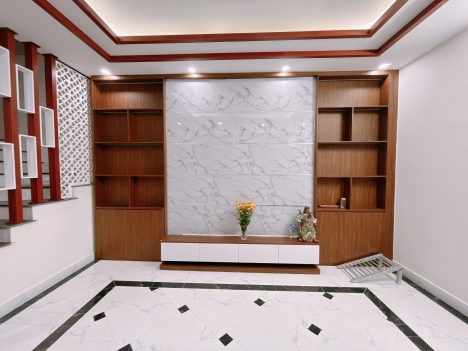 Cần bán gấp nhà ngõ Quỳnh, Hai Bà Trưng, 40m 5T, MT 7,5m. giá 4,5 tỉ