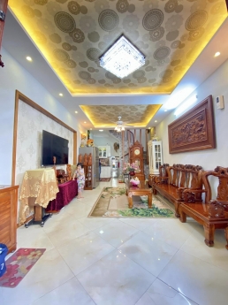 BÁN NHÀ PHỐ LĨNH NAM: 33M2, 5 TẦNG, 3 NGỦ, MT 4M, Ô TÔ ĐỖ CỬA. 3.6 TỶ