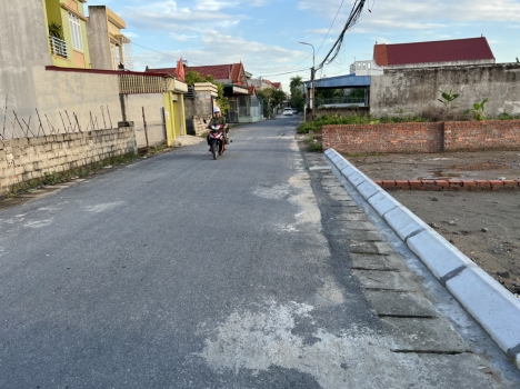 Chợ, trường học, ngân hàng , bệnh  viện gần chỉ vài phút di chuyển là đến nơi.Cách ngã 5 Kiến An