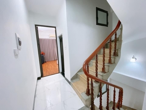 Chính chủ bán gấp nhà Hồng Mai 37M năm tầng giá nhỉnh 4 tỷ .