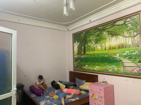 Bán nhà phố Thạch Bàn, Ô Tô, 40 m2, 3T, MT 4 m, giá chỉ 2,86 tỷ.