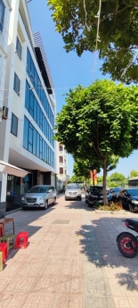 BÁN NHÀ HỒNG TIẾN 5 TẦNG  MỘT NHÀ RA PHỐ  NGÕ Ô TÔ THÔNG- VIEW HỒ  CHỈ 5 TỶ 9