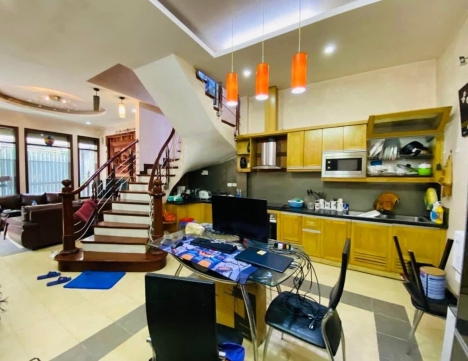 Bán nhà Hoàng Quốc Việt, phân lô, 2 thoáng, gara ô tô, kinh doanh, giá 11 tỷ