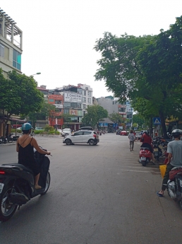 [Hiếm]Chính chủ cần bán gấp nhà Tây Hồ ngõ 23 Xuân La 9.1 tỷ, DT 70m2, MT 5.5m