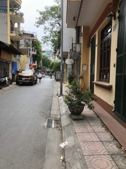 Bán 70 m2 đất phố Ngọc Lâm, Ô tô, Kinh Doanh, Mặt tiền khủng 5,5 m.