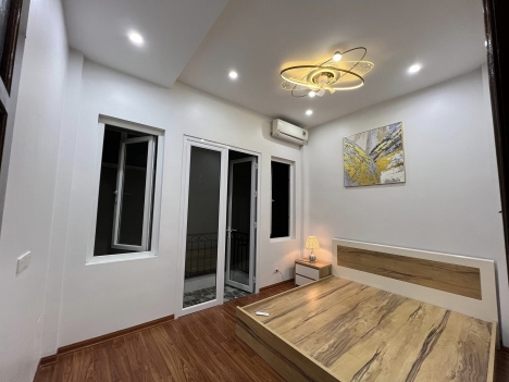 Nhà đẹp ở luôn phố Chùa Láng 42m2, 5.35 tỷ ( thương lượng mạnh )
