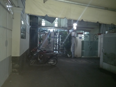 BÁN ĐẤT TẶNG NHÀ CẤP 4, SÁT HXH NGUYỄN VĂN KHỐI, DT KHỦNG 85M2, GIÁ CHỈ NHỈNH 80TR/1M2