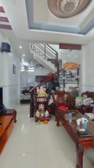 Bán nhà 1 lầu 1 sân thượng hẻm xe hơi Lưu Hữu Phước P15 Q8