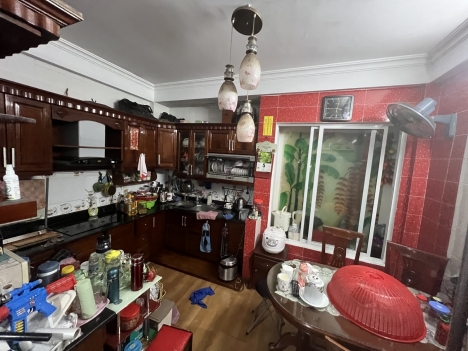 Nhà phố Nguyễn Văn Cừ, Vỉa hè, Kinh Doanh, Ô tô tránh đổ.